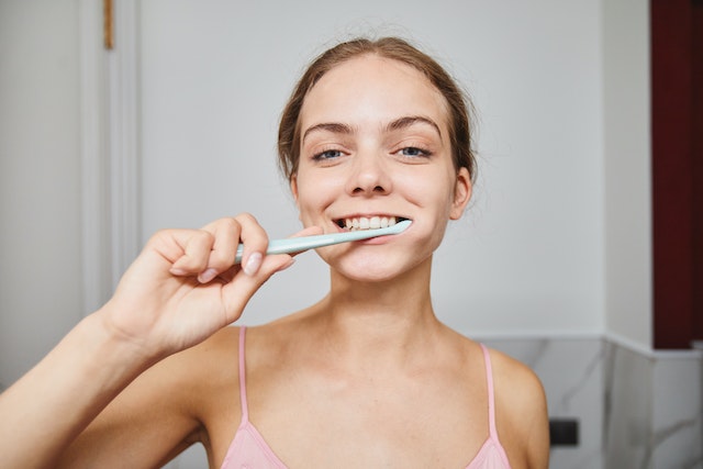 Profesjonalne wybielanie zębów – cena procedury 